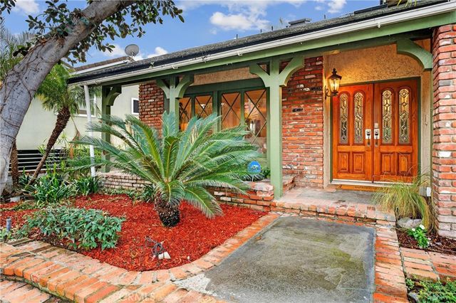 663 Lausinda Avenue, Long Beach, CA 90803