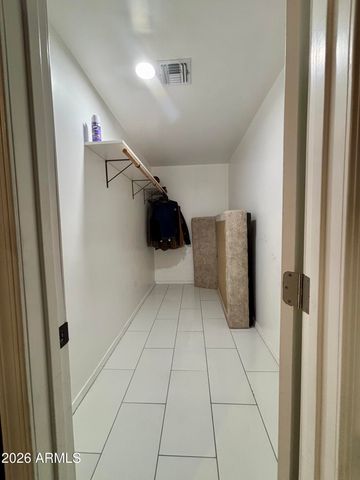 2335 W Myrtle Avenue, Phoenix, AZ 85021