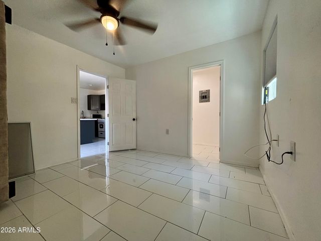 2335 W Myrtle Avenue, Phoenix, AZ 85021