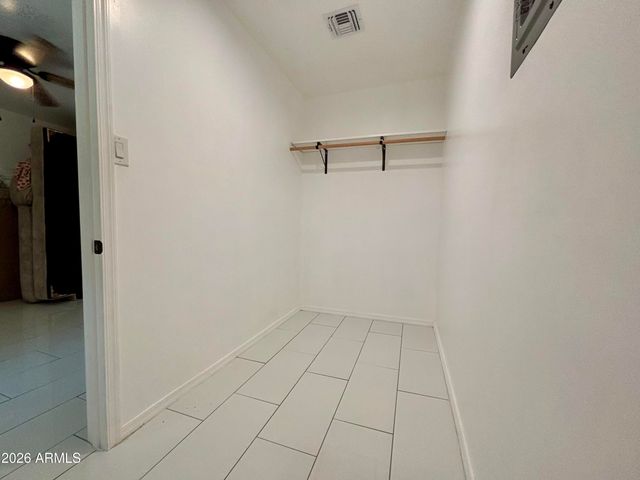 2335 W Myrtle Avenue, Phoenix, AZ 85021