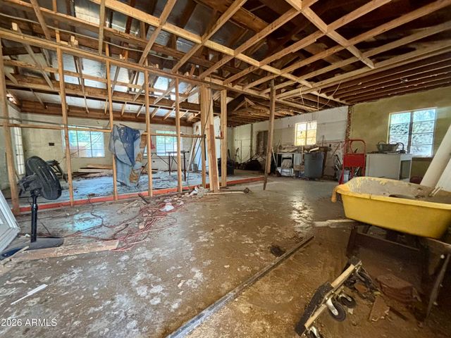 2335 W Myrtle Avenue, Phoenix, AZ 85021