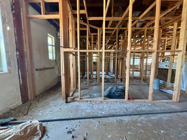 2335 W Myrtle Avenue, Phoenix, AZ 85021