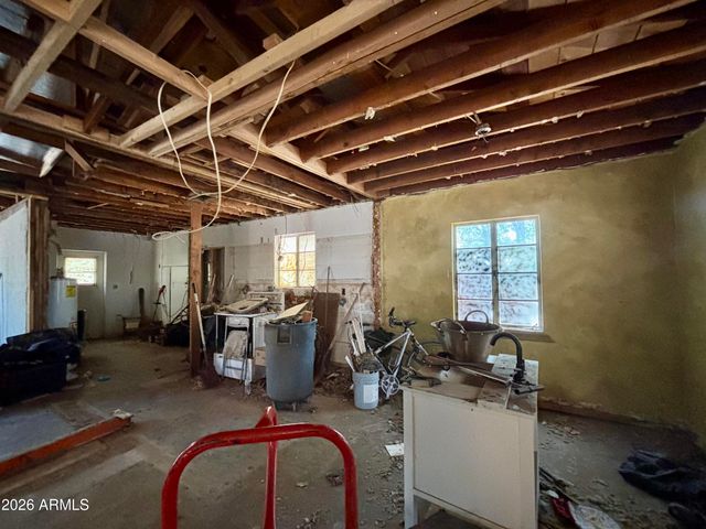 2335 W Myrtle Avenue, Phoenix, AZ 85021