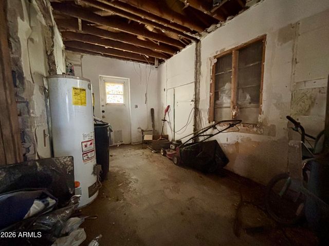 2335 W Myrtle Avenue, Phoenix, AZ 85021