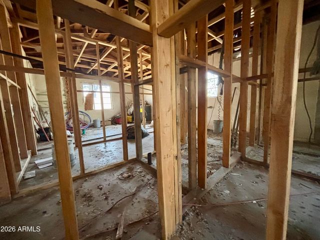2335 W Myrtle Avenue, Phoenix, AZ 85021