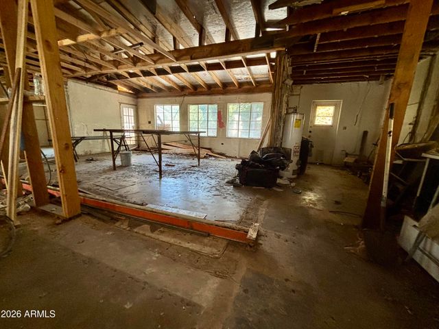 2335 W Myrtle Avenue, Phoenix, AZ 85021