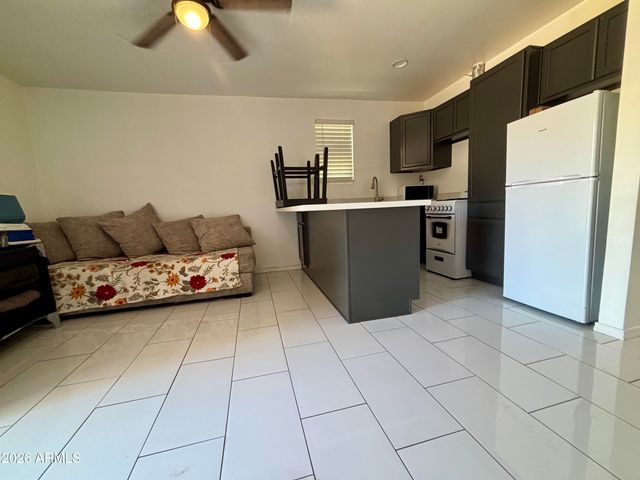 2335 W Myrtle Avenue, Phoenix, AZ 85021