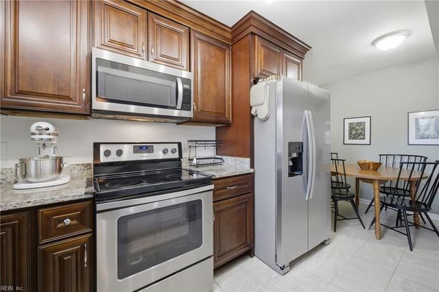 625 Cedar Springs Ct, Virginia Beach, VA 23462