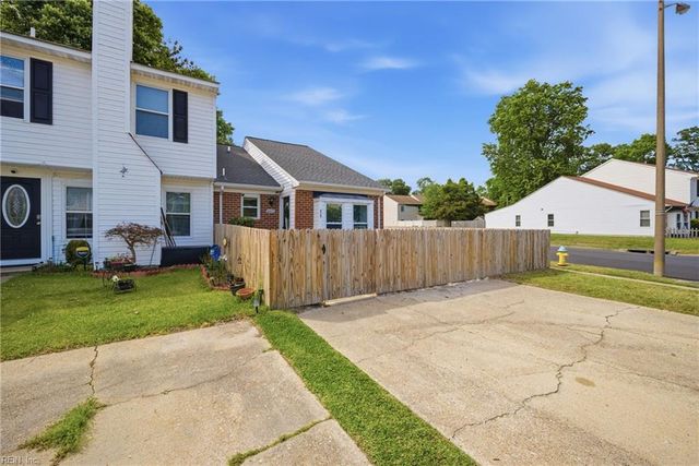 625 Cedar Springs Ct, Virginia Beach, VA 23462