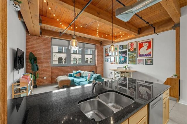 712 Broadway Boulevard 704, Kansas City, MO 64105