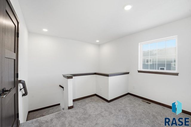 1249 N Marion Rd Road 2, Sioux Falls, SD 57107