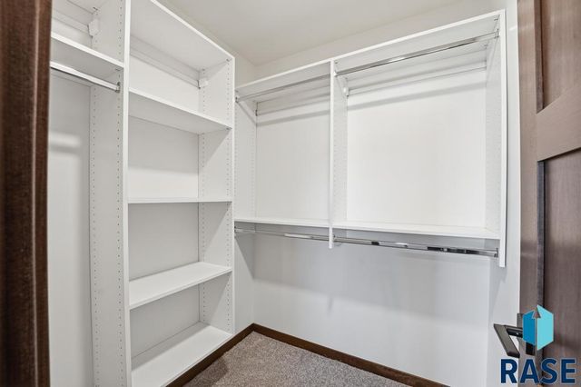 1249 N Marion Rd Road 2, Sioux Falls, SD 57107