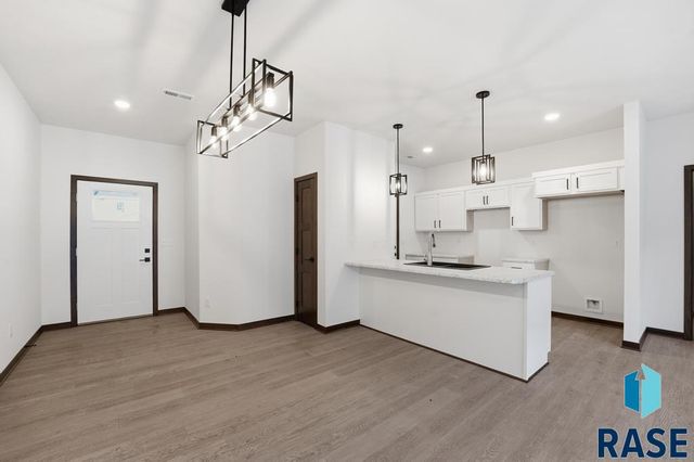 1249 N Marion Rd Road 2, Sioux Falls, SD 57107