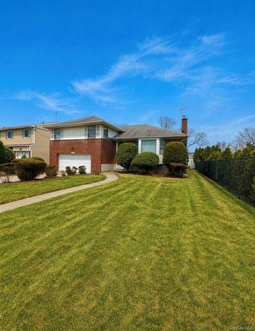 1209 Hempstead Avenue, Malverne, NY 11565