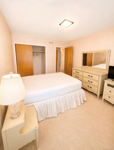 1209 Hempstead Avenue, Malverne, NY 11565
