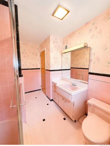 1209 Hempstead Avenue, Malverne, NY 11565