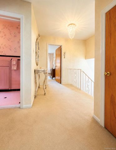 1209 Hempstead Avenue, Malverne, NY 11565