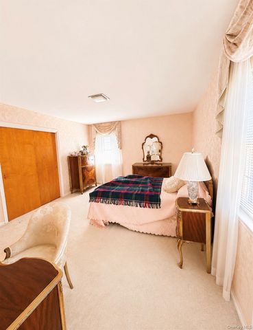 1209 Hempstead Avenue, Malverne, NY 11565