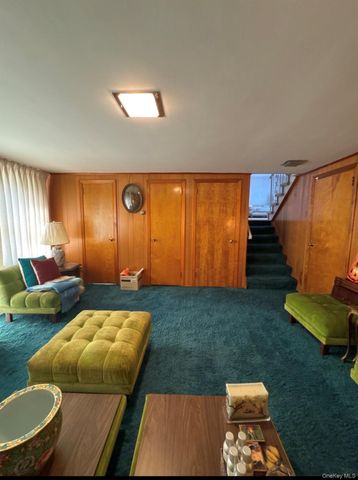1209 Hempstead Avenue, Malverne, NY 11565