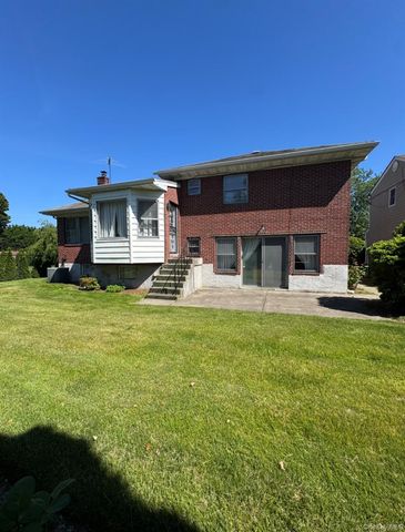 1209 Hempstead Avenue, Malverne, NY 11565
