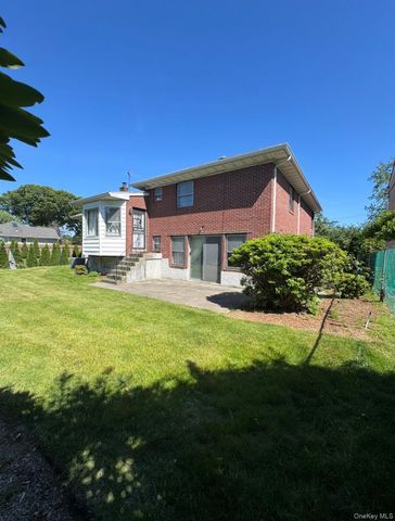 1209 Hempstead Avenue, Malverne, NY 11565