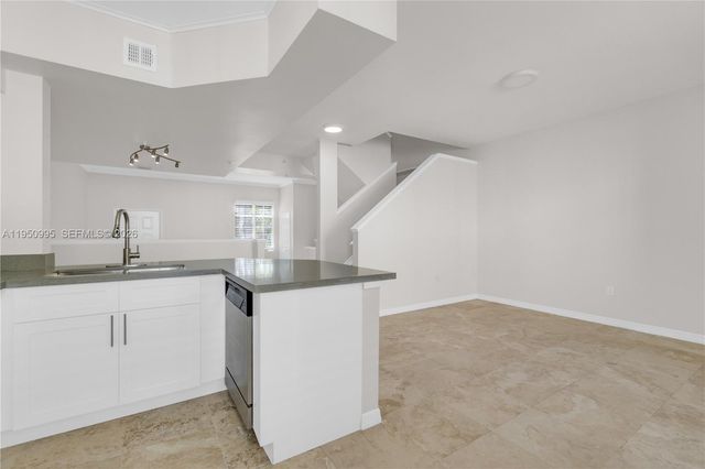 2945 NE 185th St 1402, Aventura, FL 33180