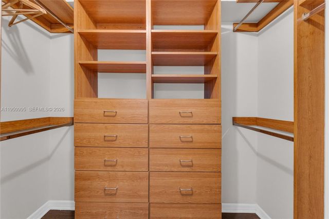 2945 NE 185th St 1402, Aventura, FL 33180