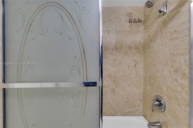 2945 NE 185th St 1402, Aventura, FL 33180