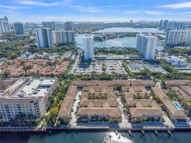 2945 NE 185th St 1402, Aventura, FL 33180
