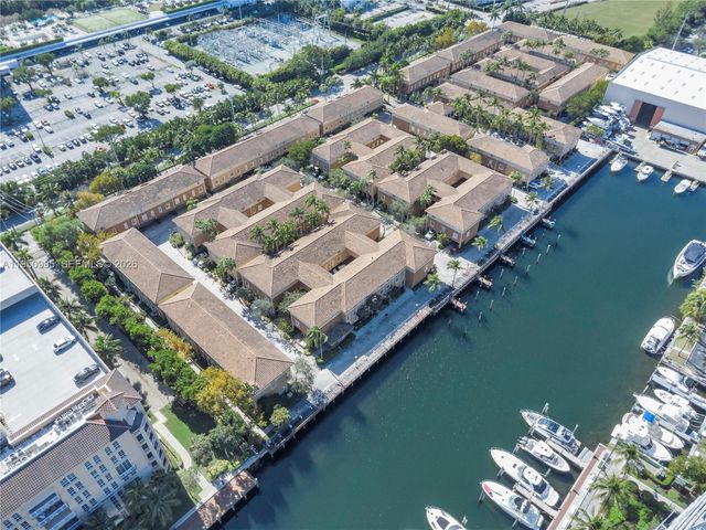 2945 NE 185th St 1402, Aventura, FL 33180