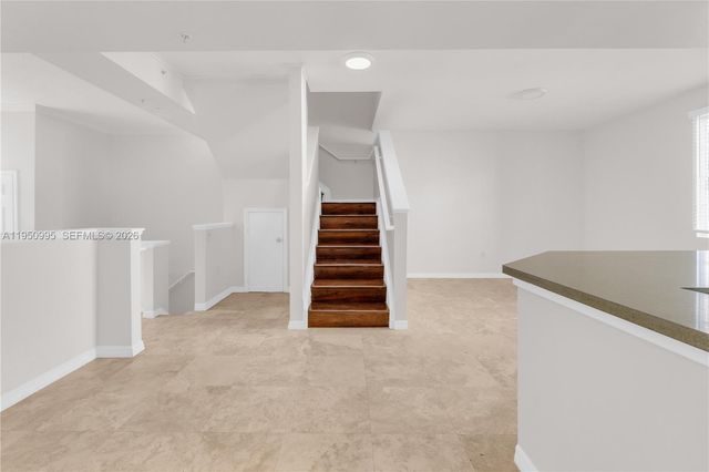 2945 NE 185th St 1402, Aventura, FL 33180