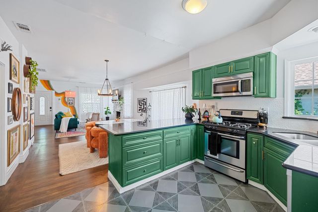 4844 12th Ave, Sacramento, CA 95820