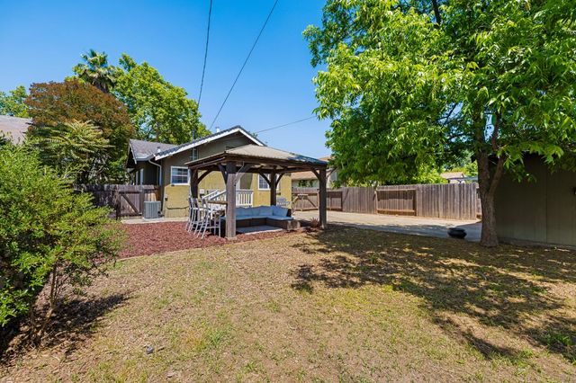 4844 12th Ave, Sacramento, CA 95820