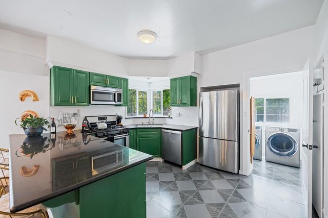 4844 12th Ave, Sacramento, CA 95820