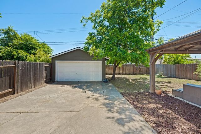 4844 12th Ave, Sacramento, CA 95820