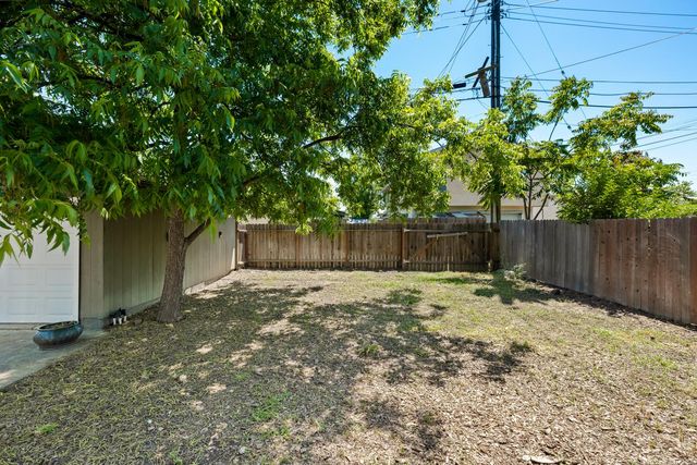 4844 12th Ave, Sacramento, CA 95820