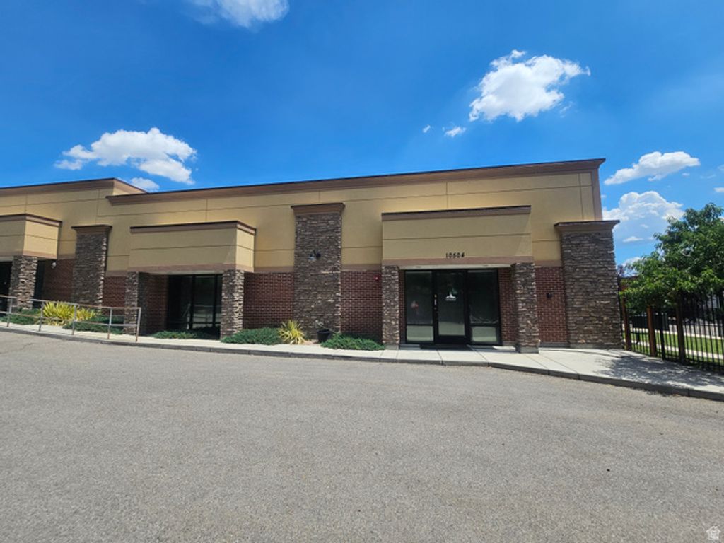 10504 S REDWOOD RD, South Jordan, UT 84095 — exterior