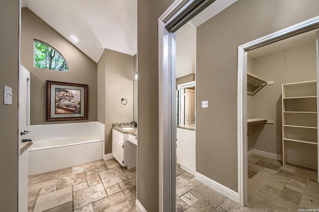 16030 Santa Cathrena, San Antonio, TX 78232