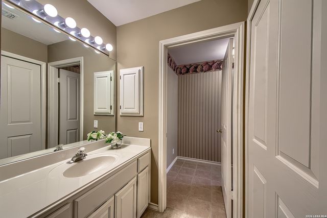 16030 Santa Cathrena, San Antonio, TX 78232