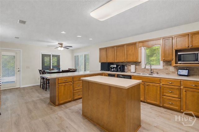 198 Dutchmans Cove Road, Midway, GA 31320