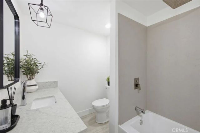 2805 Haley Street, Bakersfield, CA 93305