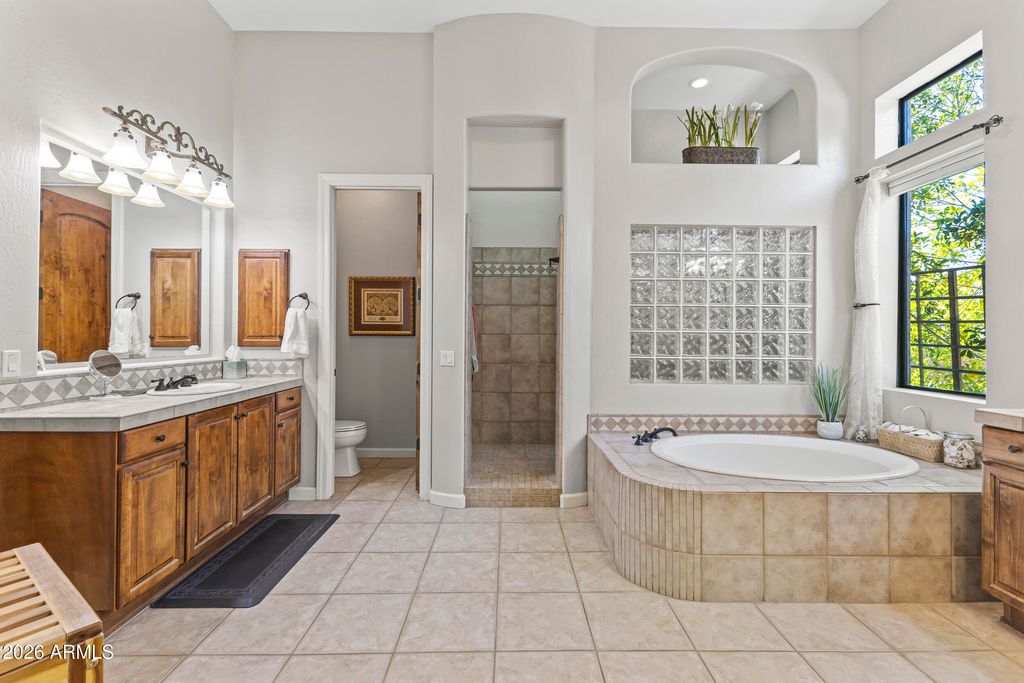 Image 10 of property listing at 4123 N Silver Ridge Circle, Mesa, AZ 85207