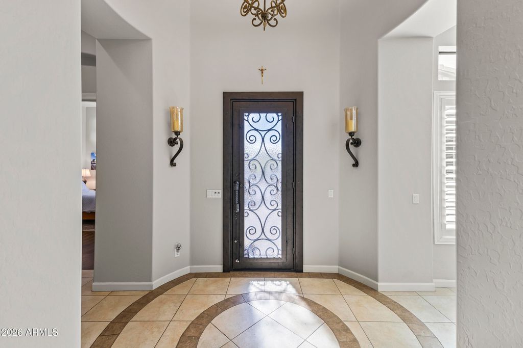 Image 11 of property listing at 4123 N Silver Ridge Circle, Mesa, AZ 85207