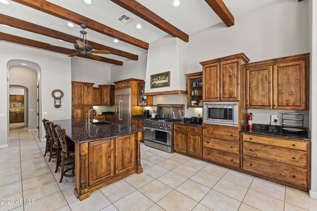 Image 8 of property listing at 4123 N Silver Ridge Circle, Mesa, AZ 85207