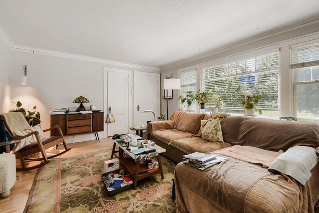 997 Saint Clair Avenue, Saint Paul, MN 55105