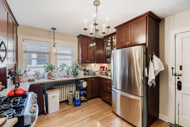 997 Saint Clair Avenue, Saint Paul, MN 55105