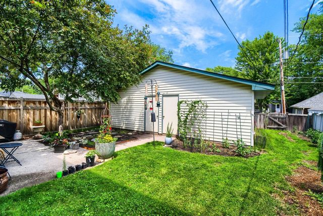 997 Saint Clair Avenue, Saint Paul, MN 55105