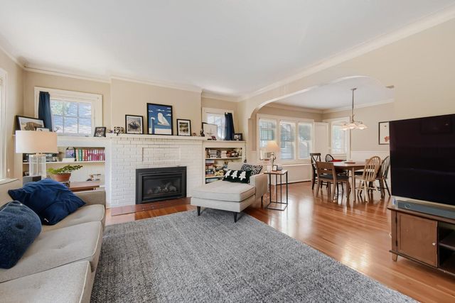 997 Saint Clair Avenue, Saint Paul, MN 55105