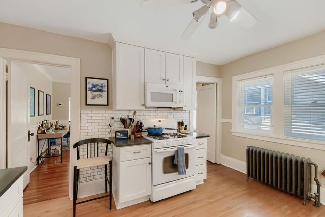 997 Saint Clair Avenue, Saint Paul, MN 55105