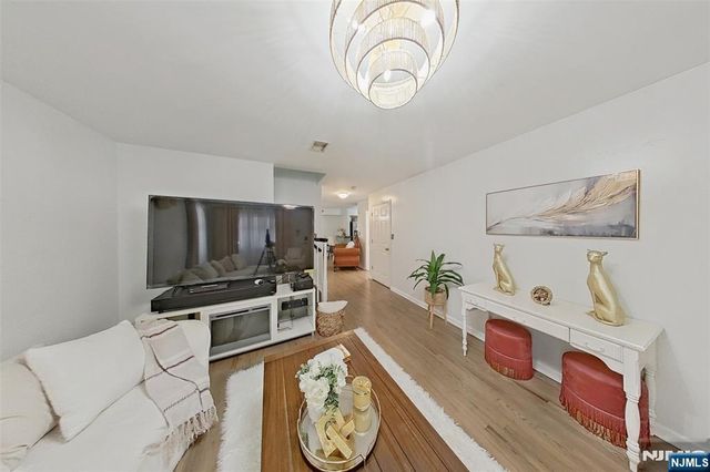 337-341 18th Avenue, Newark, NJ 07108
